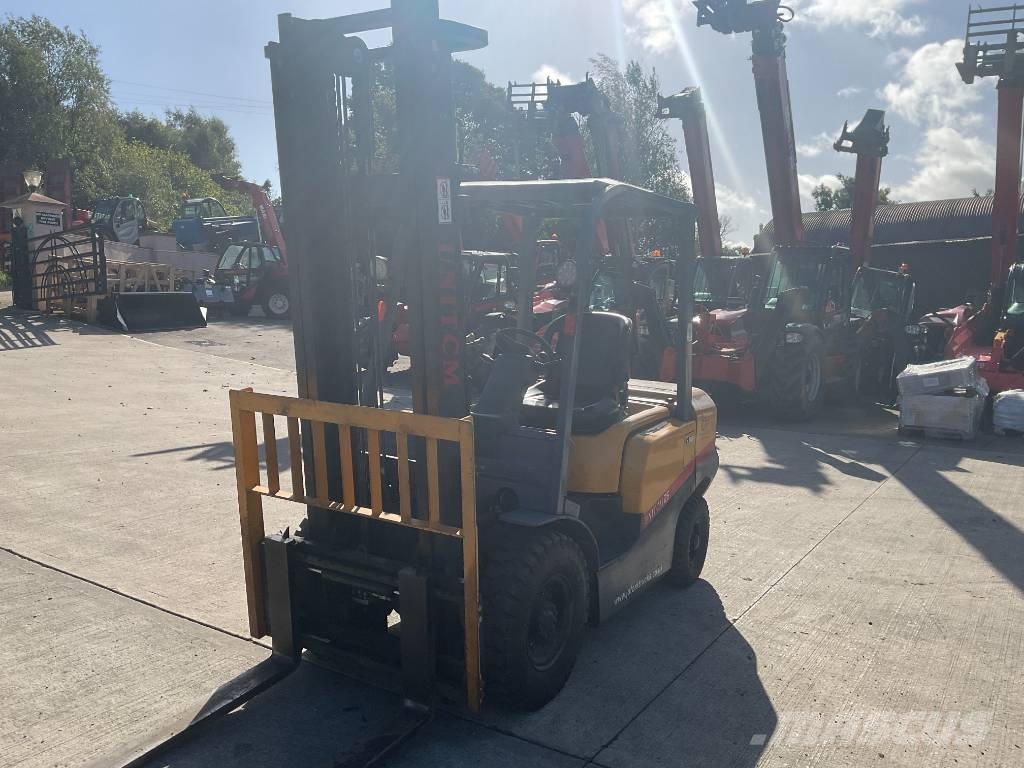 UNI TCM 25 Dieselstapler