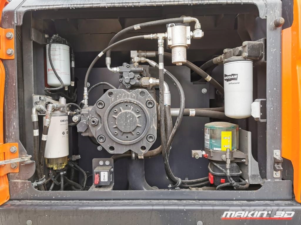 Doosan DX 300 LC-7 (2.495.000:- + m) Rupsgraafmachines