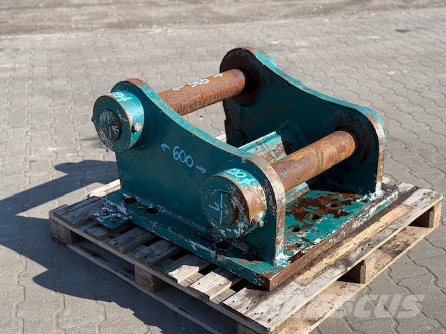CAT plate adapter pin 120 mm /MASE 900 KG Młoty hydrauliczne