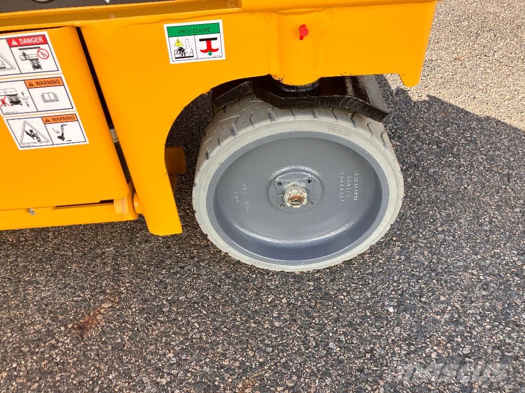 HAULOTTE COMPACT10 - NEW BATTERIES 4 NEW WHEELS Nacelle ciseaux