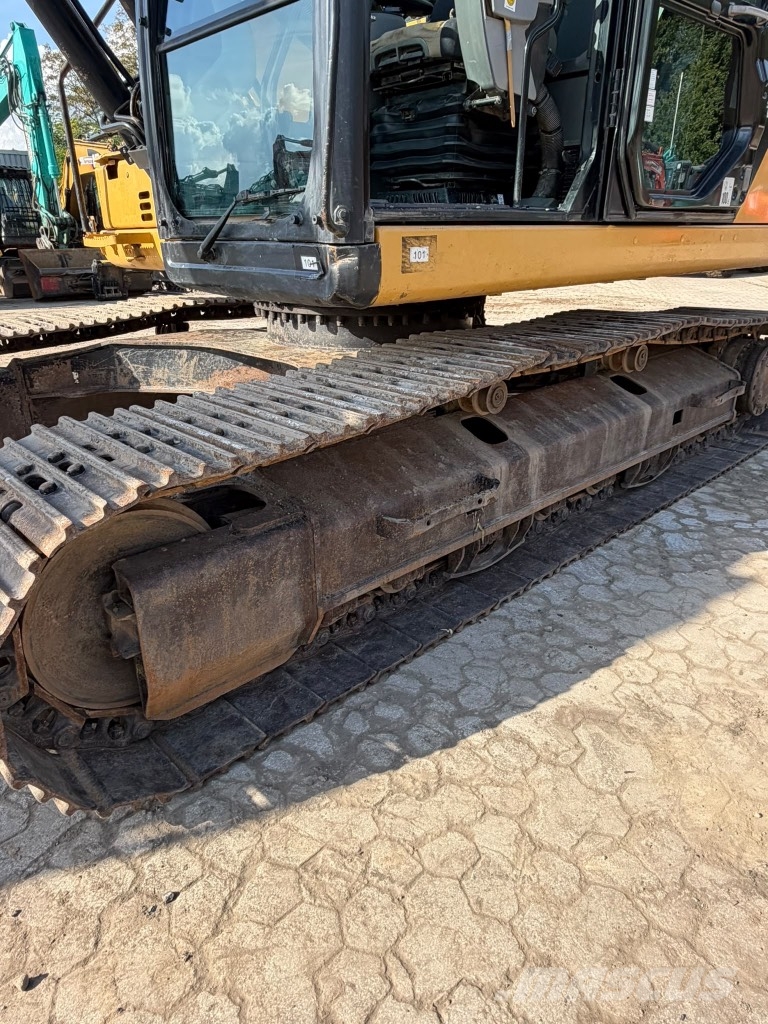 CAT 323 F L Raupenbagger