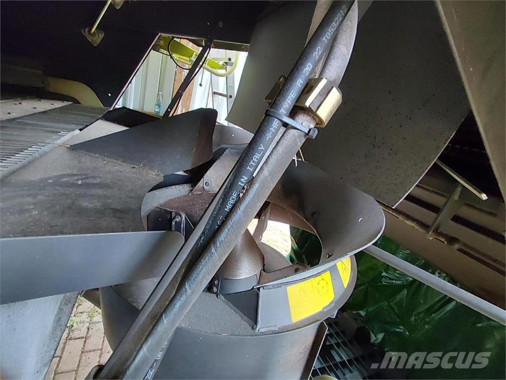 CLAAS Lexion 630 Montana Kombajni