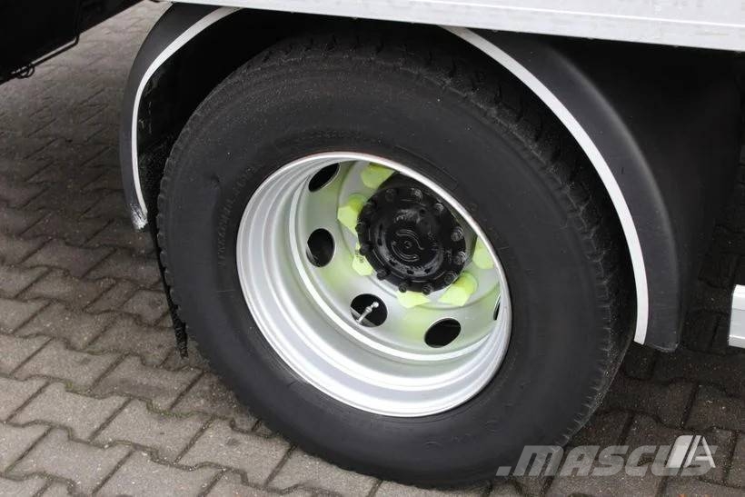 Renault D14-210 Caja rígida –FURGON-  006 شاحنات ذات هيكل صندوقي