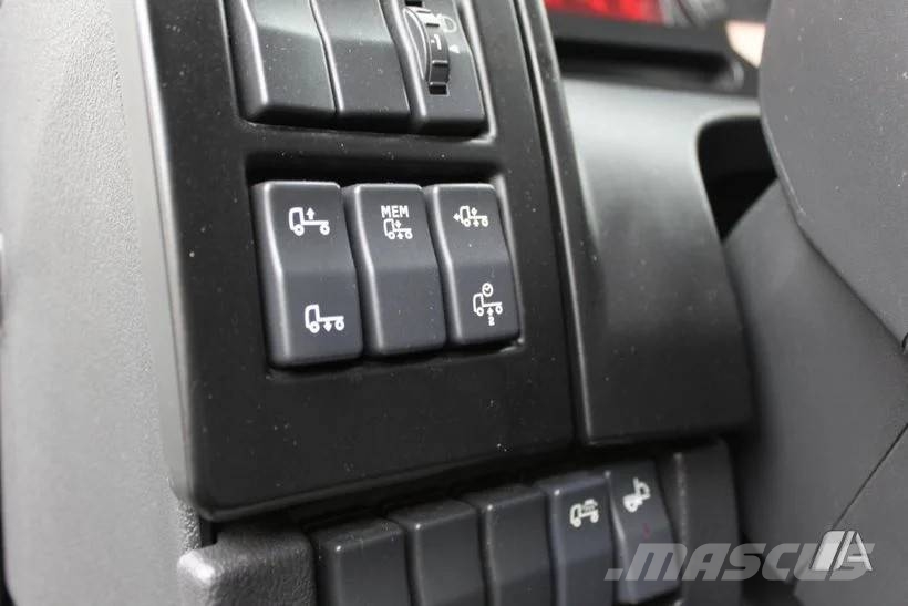 Renault D14-210 Caja rígida –FURGON-  006 شاحنات ذات هيكل صندوقي