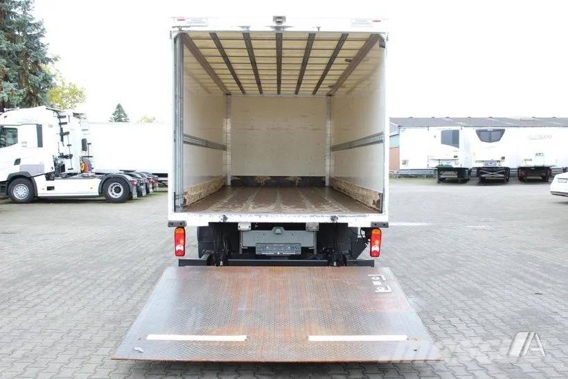 Renault D14-210 Caja rígida –FURGON-  006 شاحنات ذات هيكل صندوقي