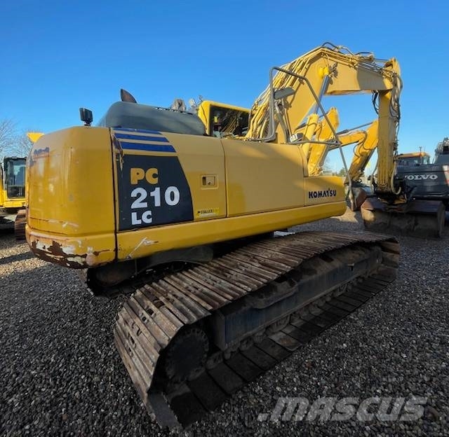 Komatsu PC210LC-8K حفارات زحافة
