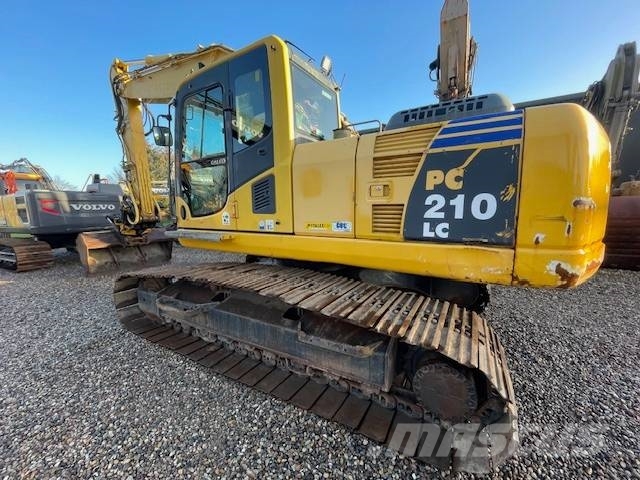 Komatsu PC210LC-8K حفارات زحافة