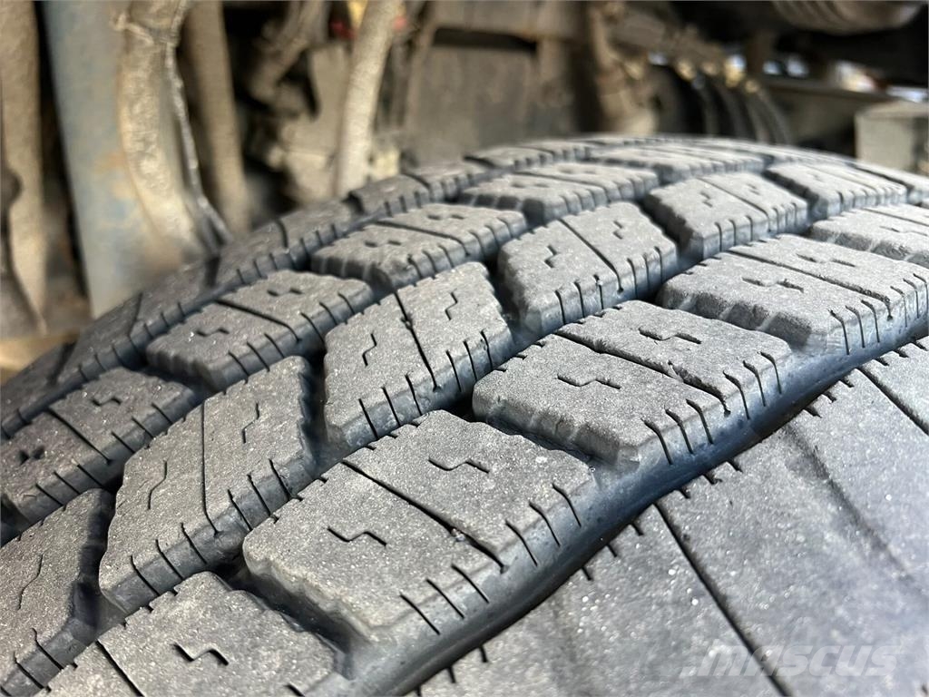 Volvo FH 13.500 Lastbiler med containerramme / veksellad