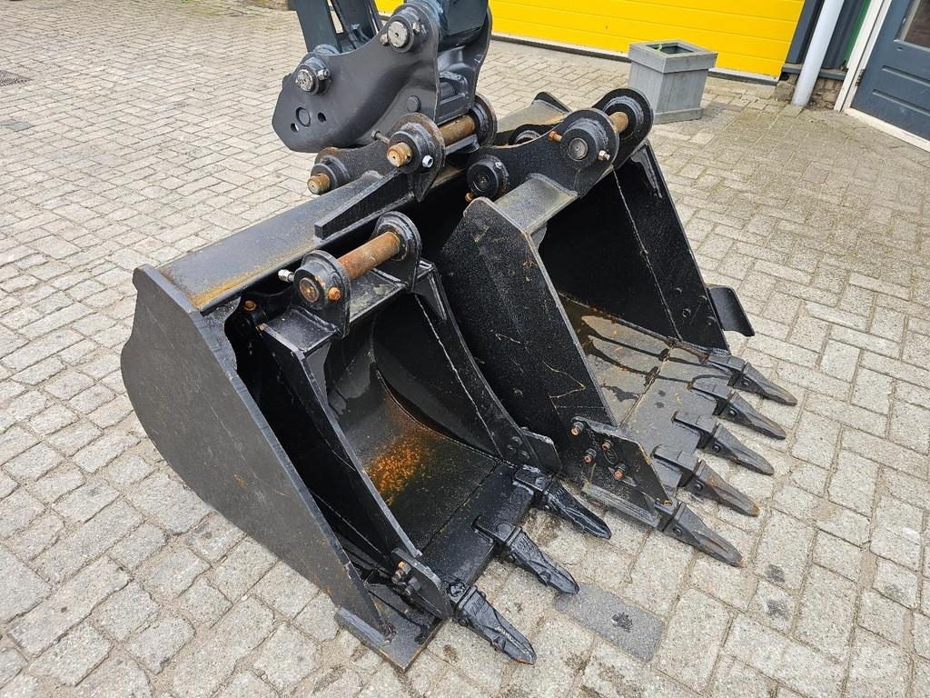 Hyundai HX60PRO 小型挖土機/掘鑿機<7t(小型挖掘機)