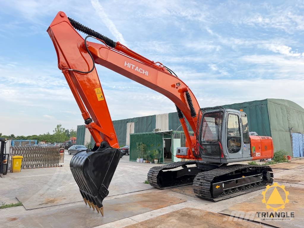Hitachi EX 200 Raupenbagger