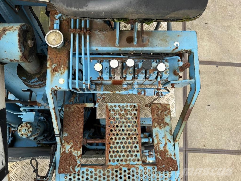 Floor FLO-17-30H2 3 AXLE SAF + KENNIS R-24 CRANE Madelpoolhaagised