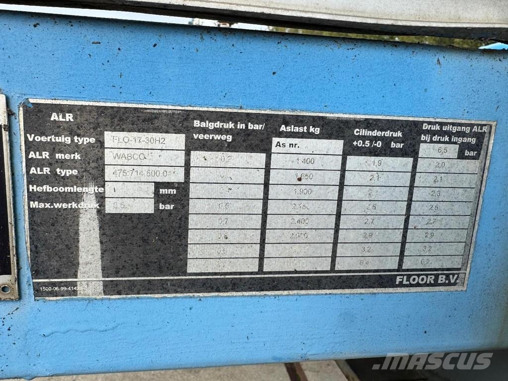 Floor FLO-17-30H2 3 AXLE SAF + KENNIS R-24 CRANE Vlakke laadvloeren