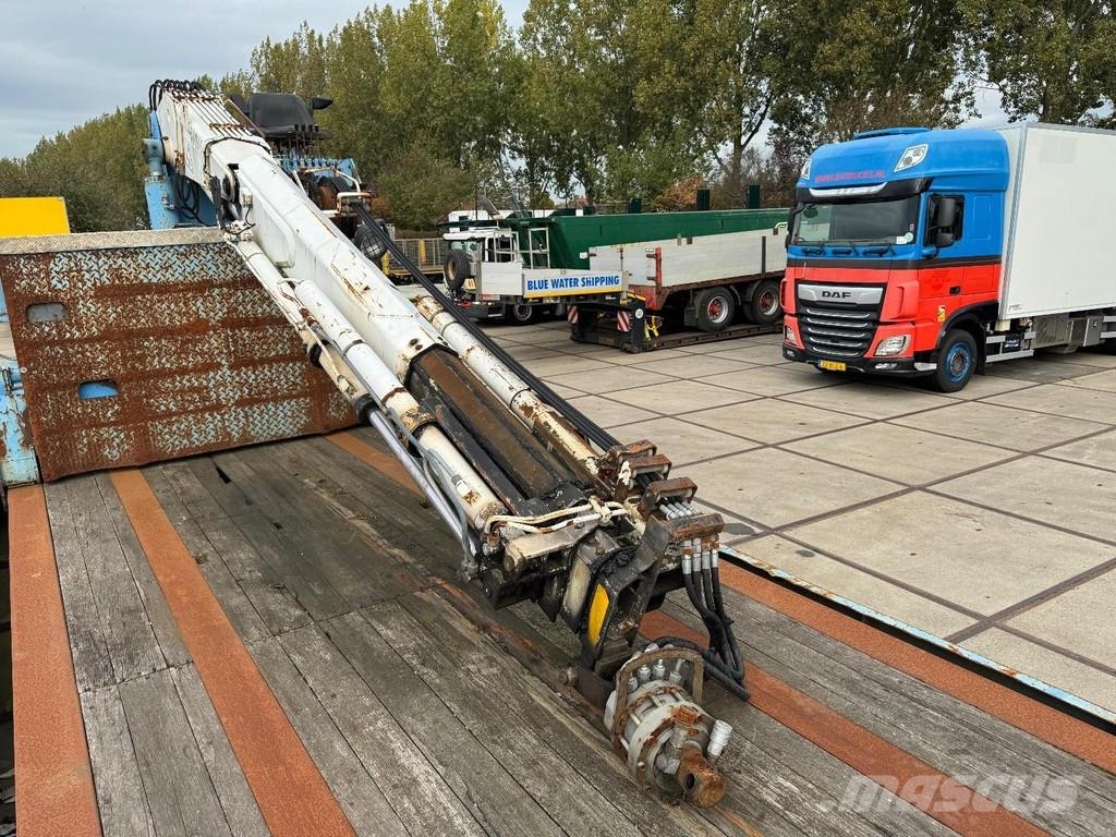 Floor FLO-17-30H2 3 AXLE SAF + KENNIS R-24 CRANE Madelpoolhaagised