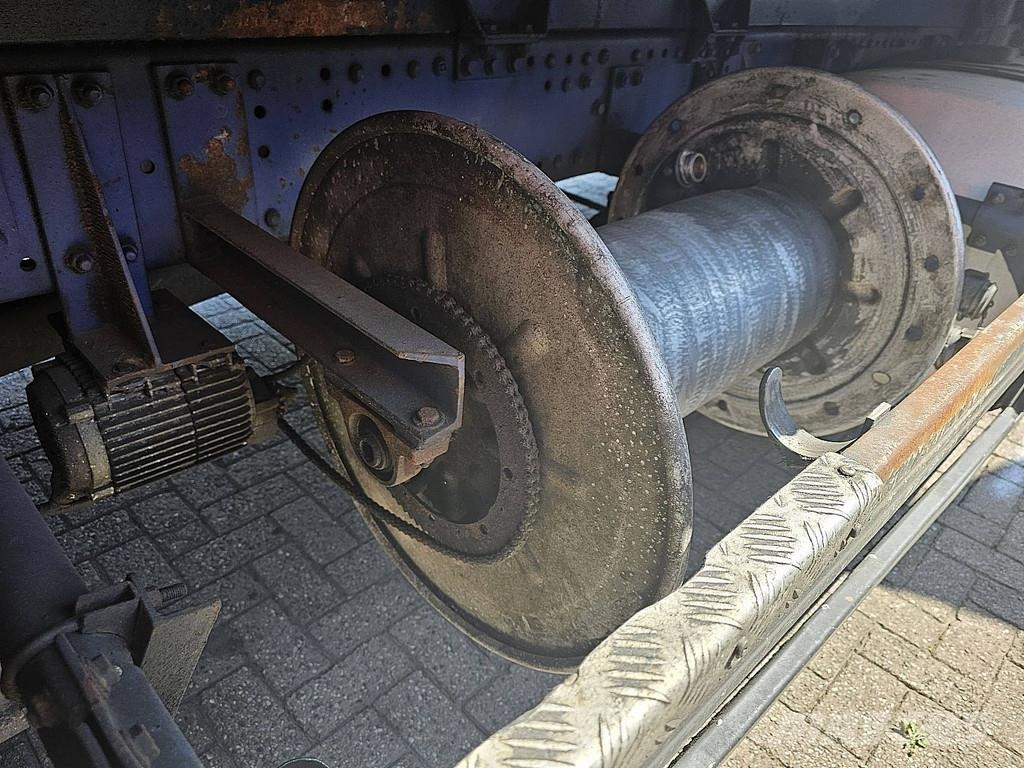 MAN 26.440 TGX 6X2 TAILLIFT Camiones caja cerrada