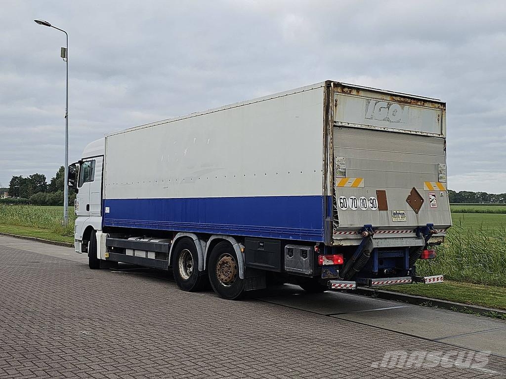 MAN 26.440 TGX 6X2 TAILLIFT Camiones caja cerrada