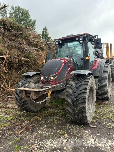 Valtra N 155 목재스키더