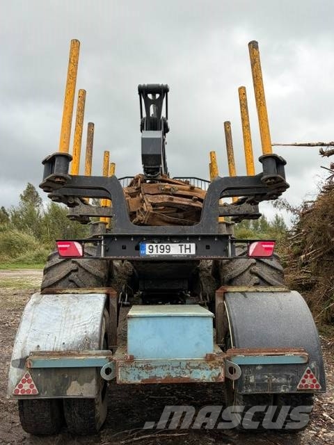 Valtra N 155 목재스키더
