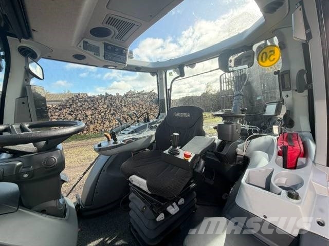 Valtra N 155 목재스키더