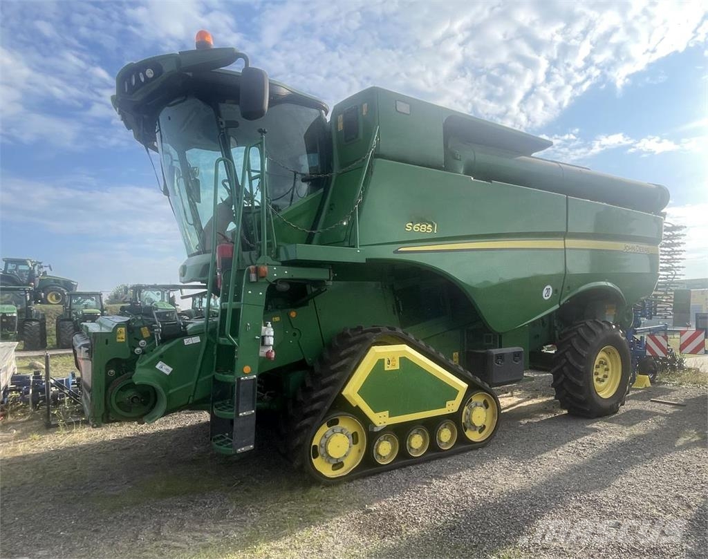 John Deere S 686 i حصادات