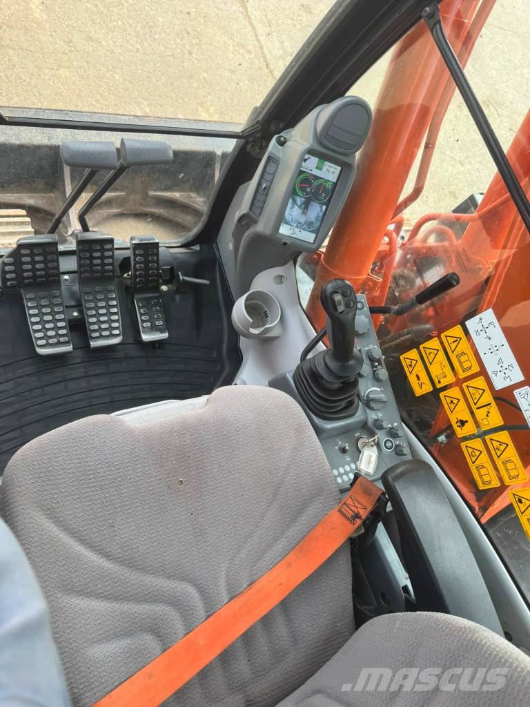 Hitachi ZX 135 US BL-6 Bageri gusjeničari