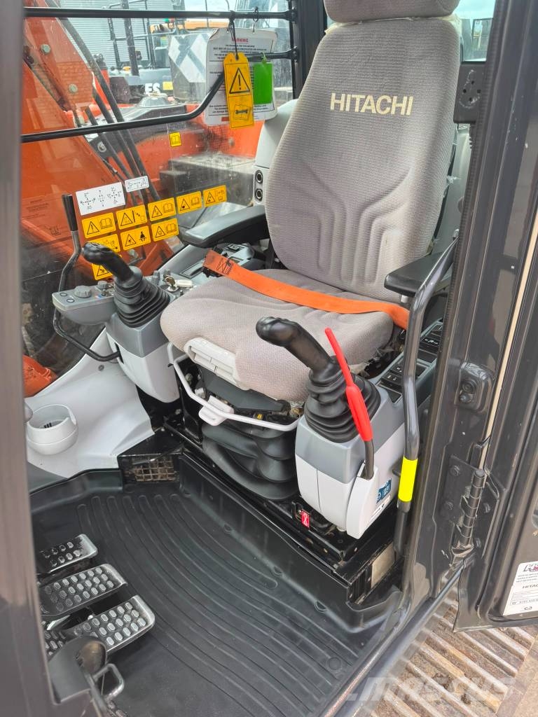 Hitachi ZX 135 US BL-6 Bageri gusjeničari