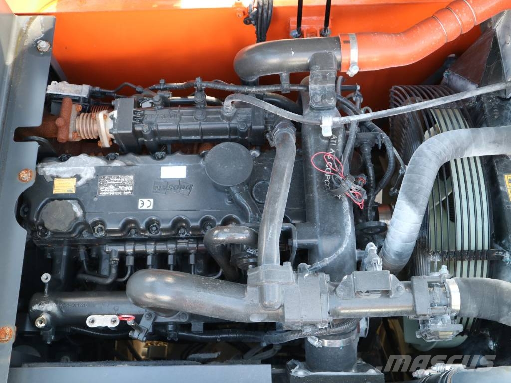 Doosan DX210W-5 حفارات بعجل