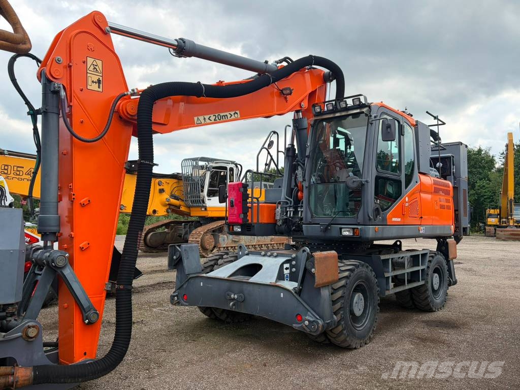 Doosan DX210W-5 حفارات بعجل