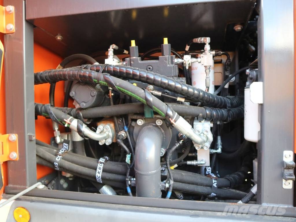 Doosan DX210W-5 حفارات بعجل