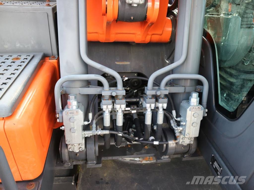 Doosan DX210W-5 حفارات بعجل