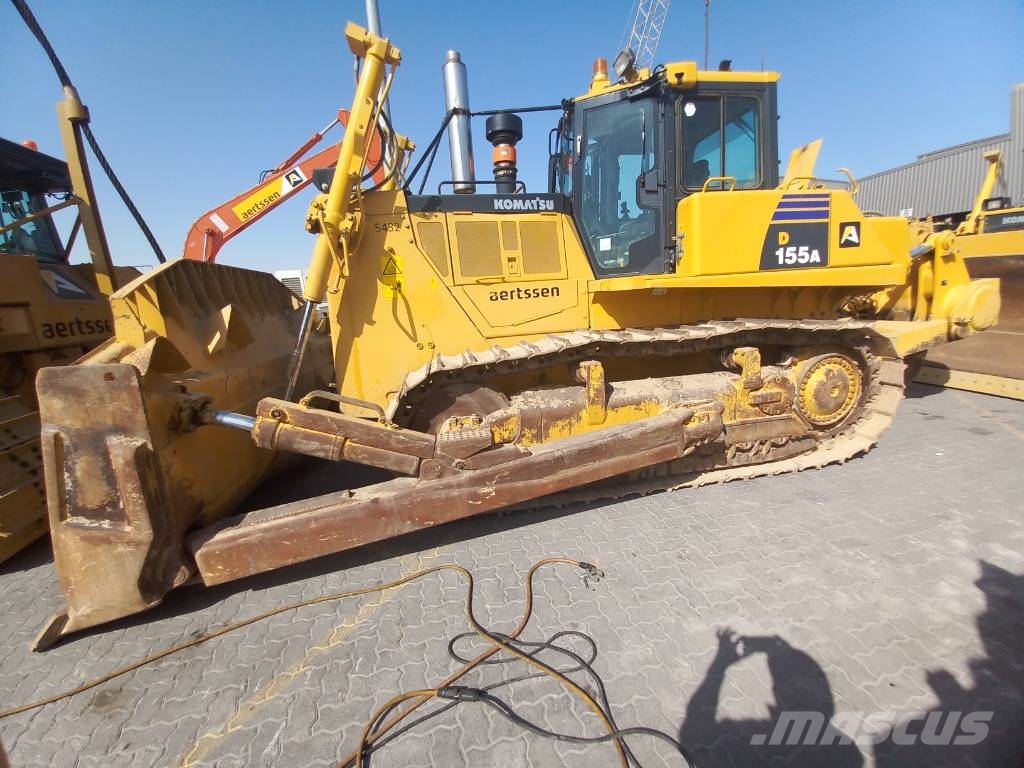 Komatsu D155A-6R (4pcs available for sale in Abu Dhabi) Bulldozer på larvebånd