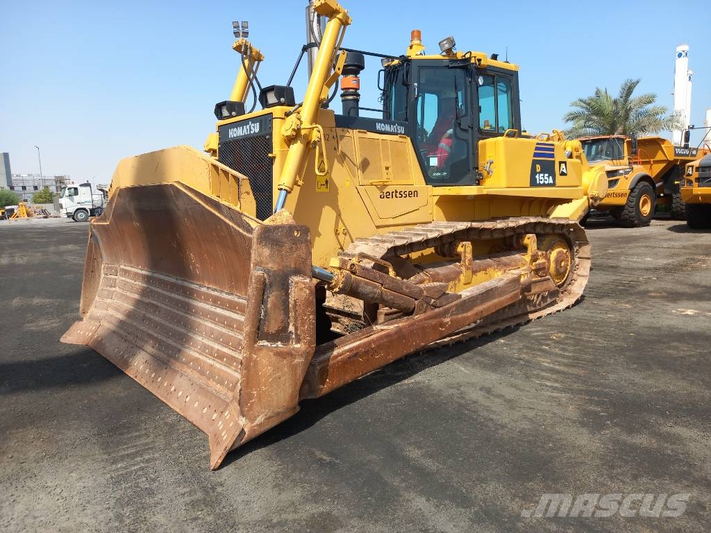 Komatsu D155A-6R (4pcs available for sale in Abu Dhabi) Bulldozer på larvebånd