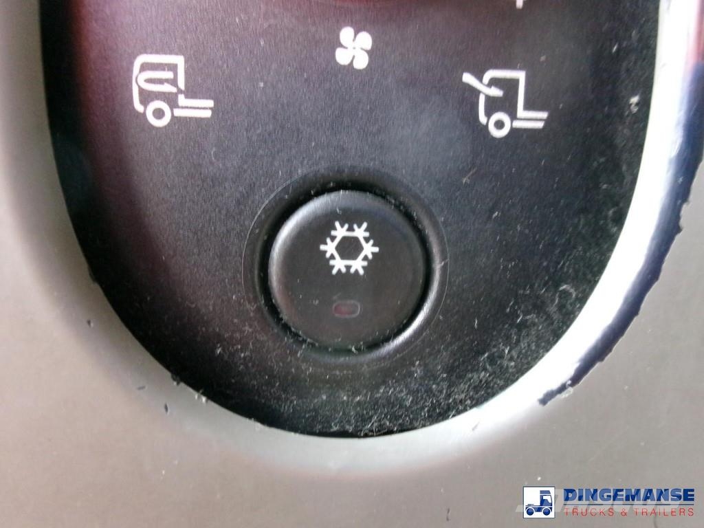 Renault Premium 270 dxi 4x2 fuel tank 13.6 m3 / 4 comp Tankwagen