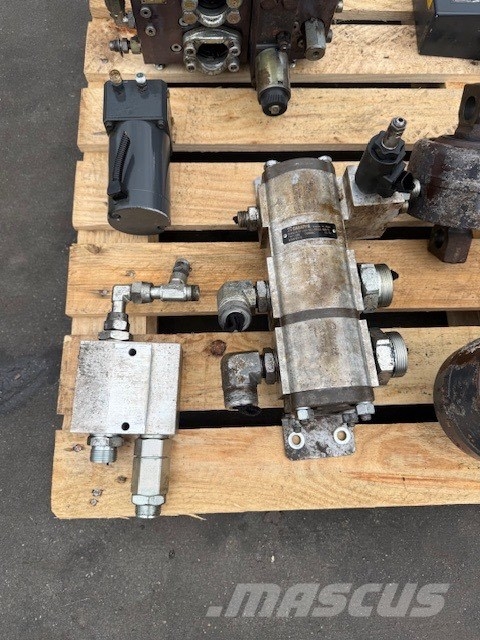 CASE 330 B USED HYDRAULIC PARTS Hydraulik