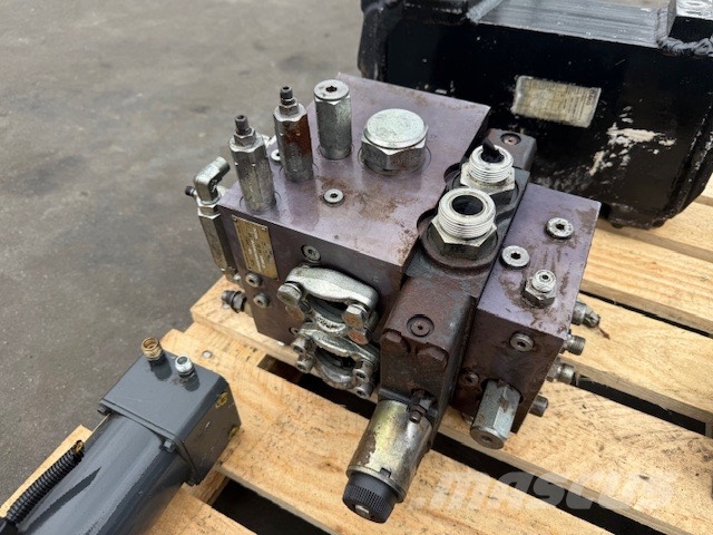 CASE 330 B USED HYDRAULIC PARTS Hydraulik