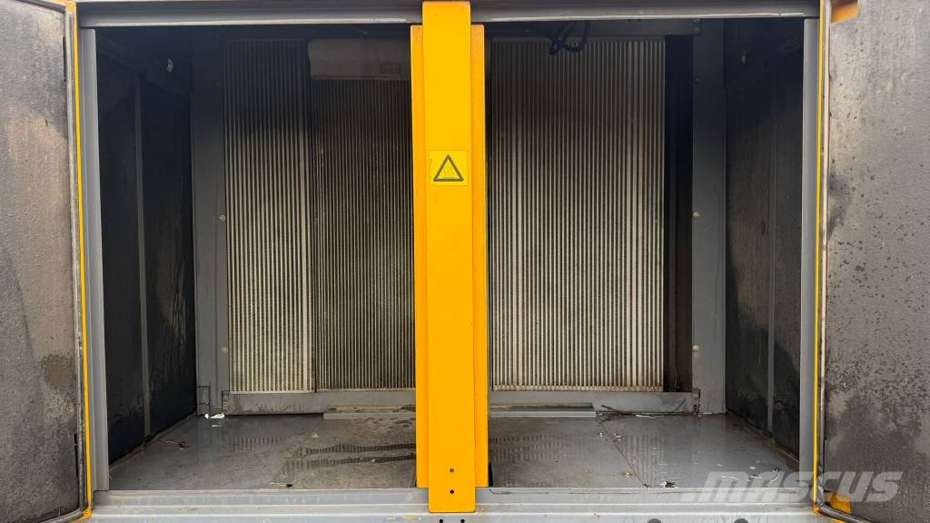 Atlas Copco XRHS 366 // BJ. 2012 / 4797 H/20 BAR/ CAT C9 Motor Compressores