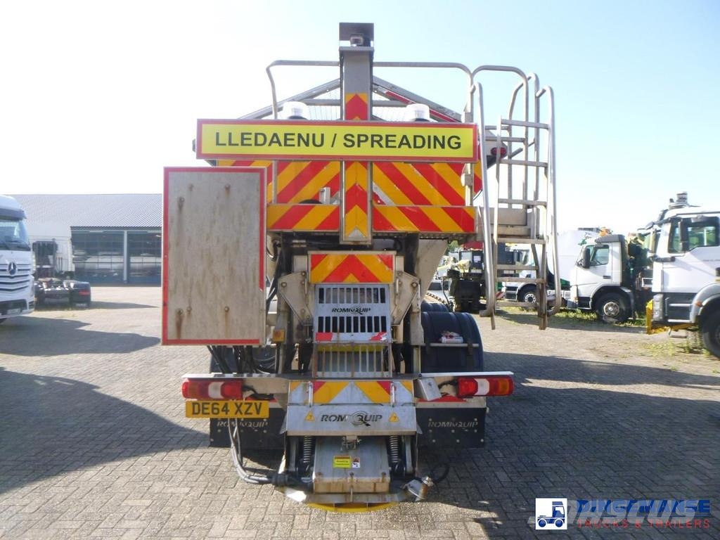 MB Trac Arocs 3333 6x6 RHD Romaquip gritter Sand- och saltspridare
