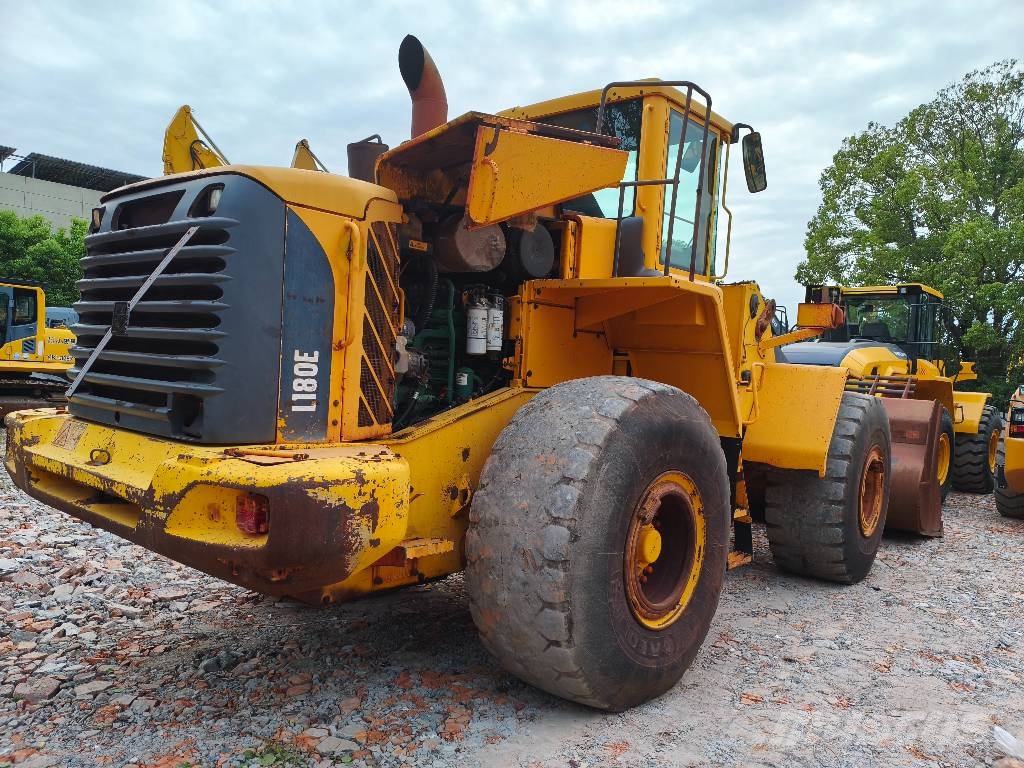 Volvo L180E 휠로우더
