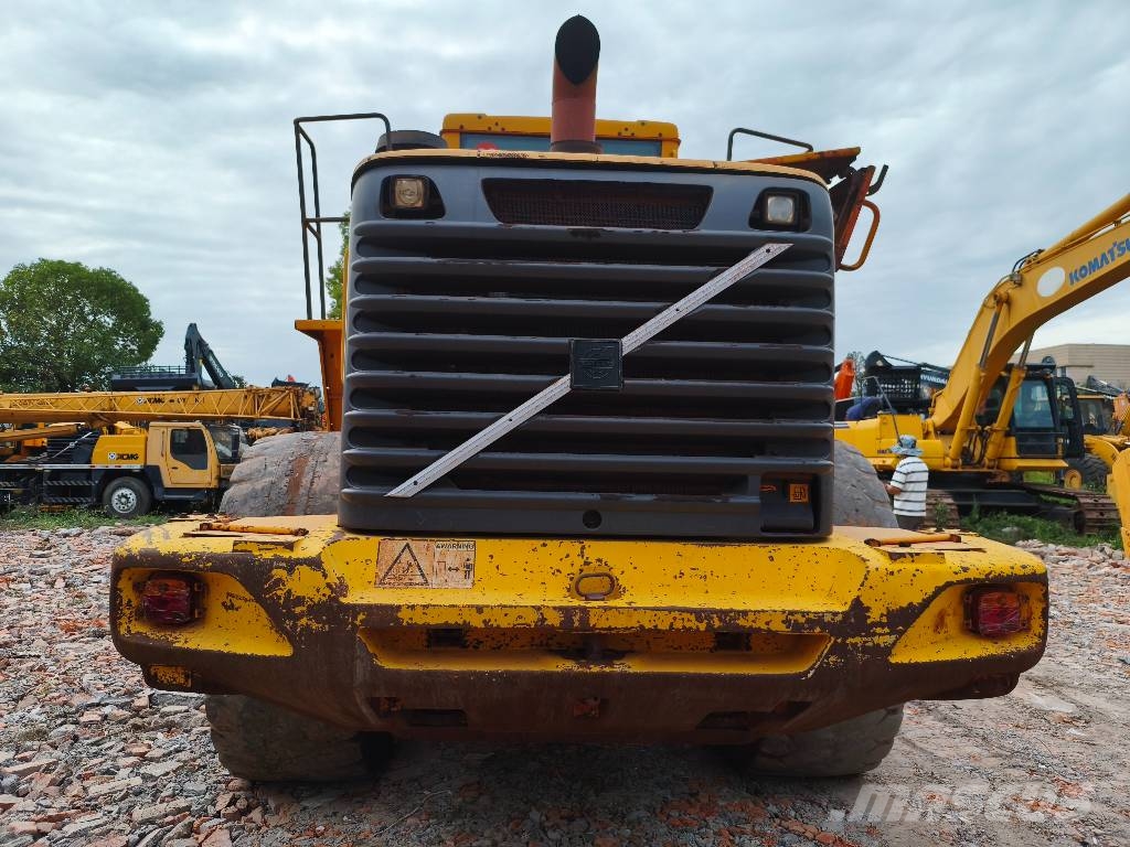 Volvo L180E 휠로우더