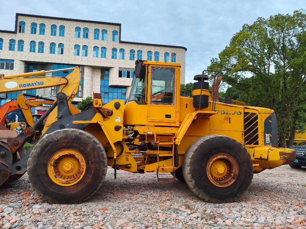 Volvo L180E 휠로우더