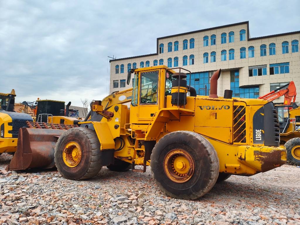 Volvo L180E 휠로우더