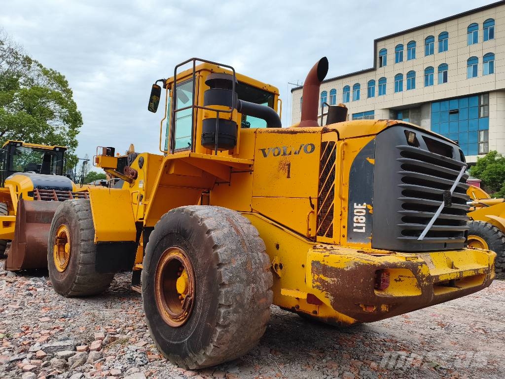 Volvo L180E 휠로우더