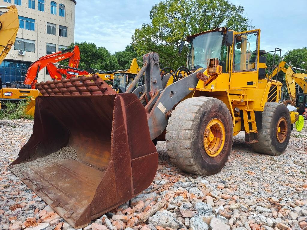 Volvo L180E 휠로우더