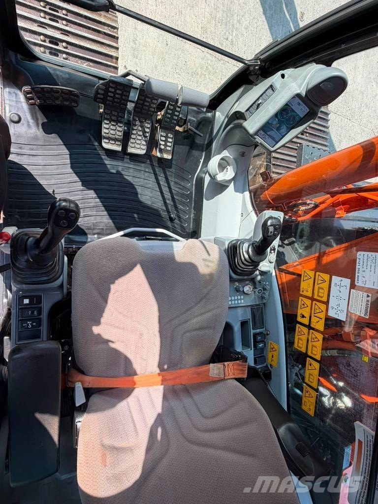 Hitachi ZX 130 Roomikekskavaatorid