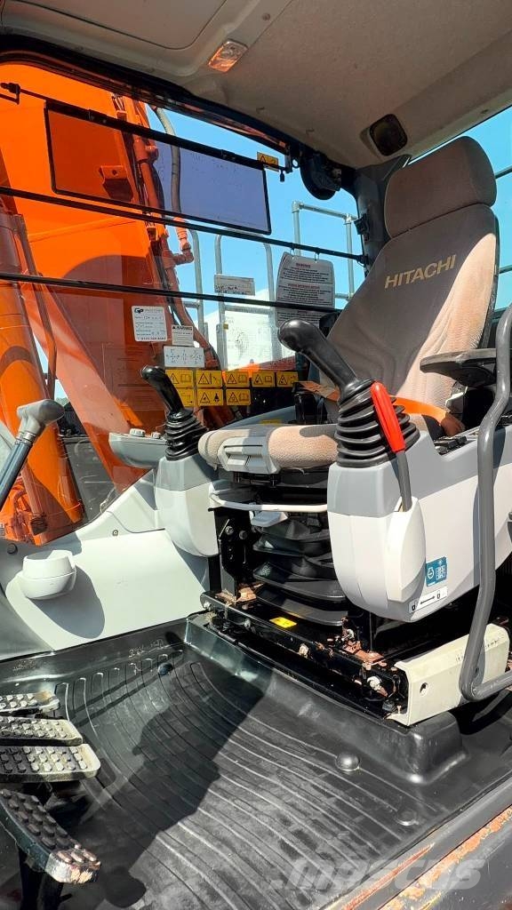 Hitachi ZX 130 Roomikekskavaatorid