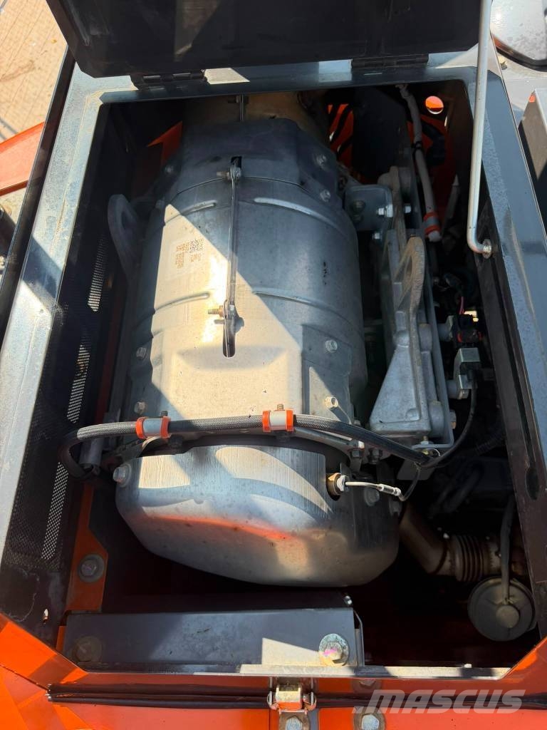 Hitachi ZX 130 Roomikekskavaatorid