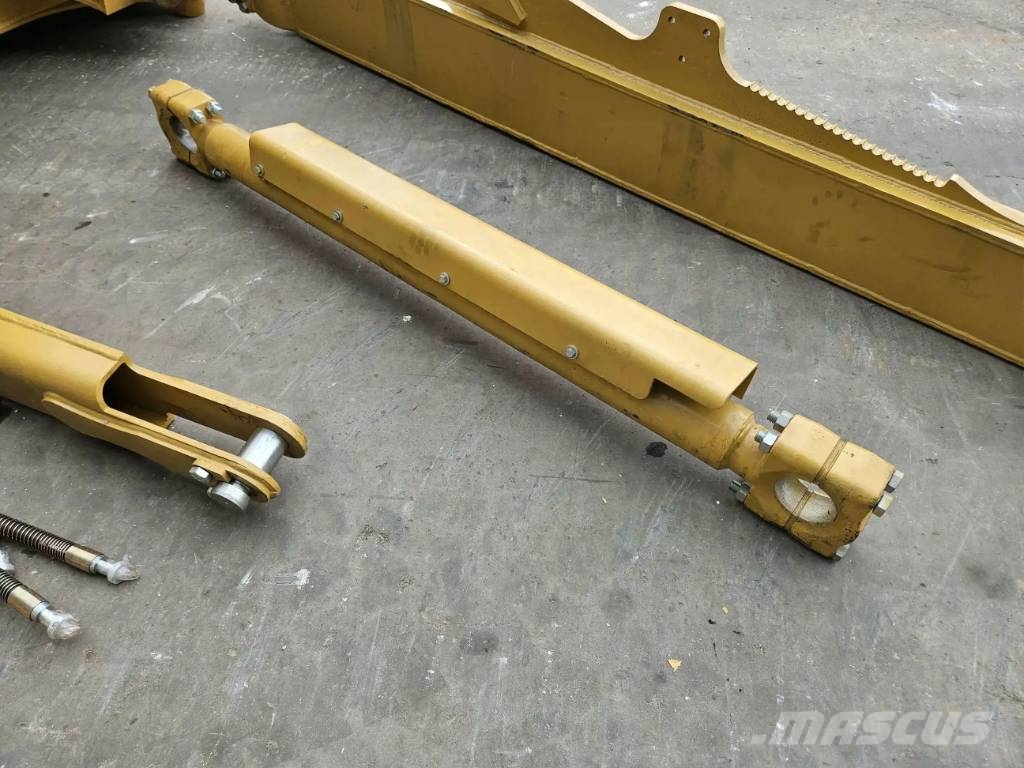CAT D8R Blades