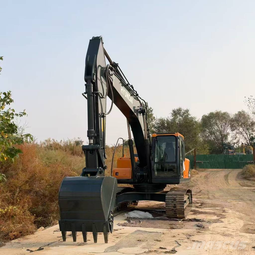 Hyundai HX 220 HD Midi bageri 7t – 12t