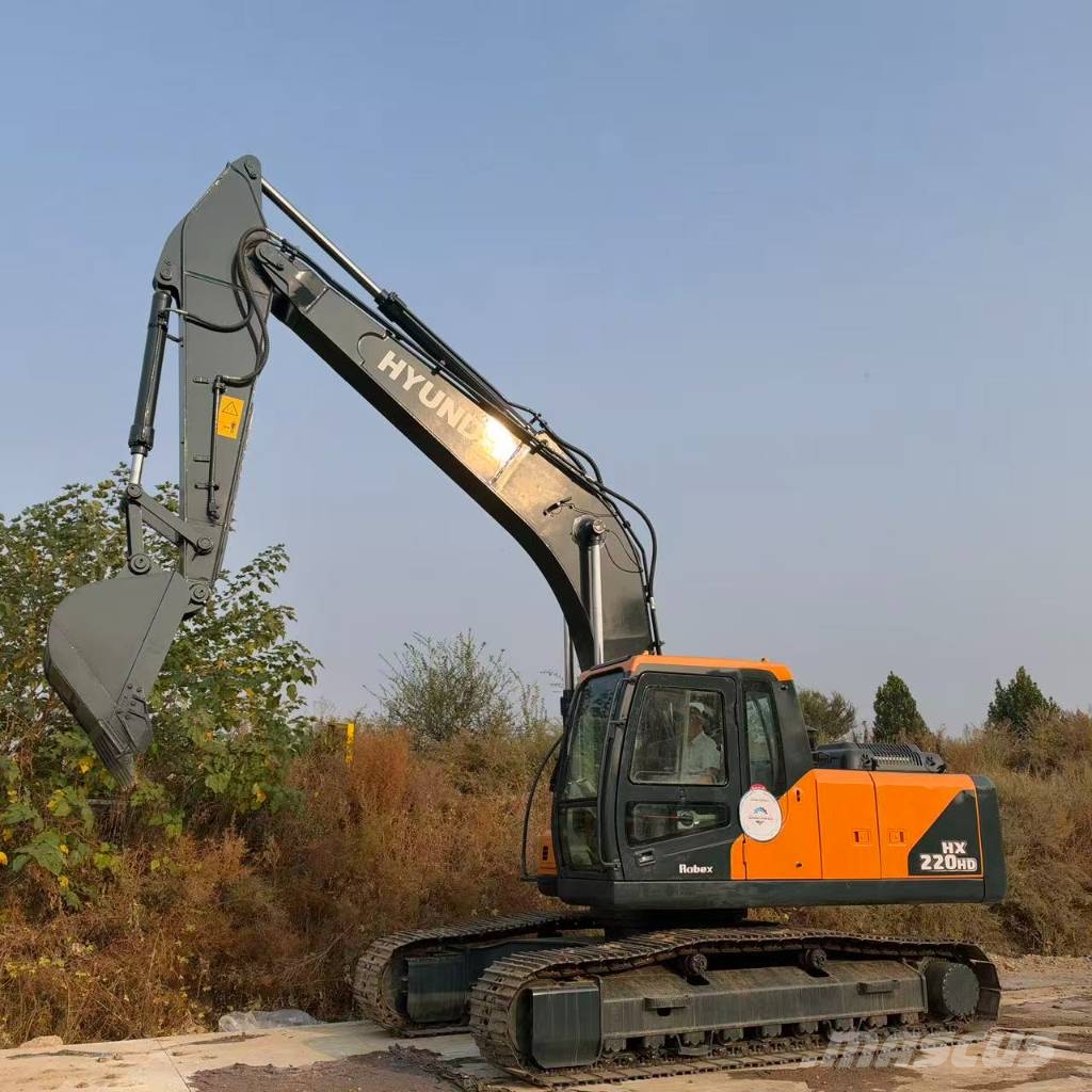 Hyundai HX 220 HD Midi bageri 7t – 12t