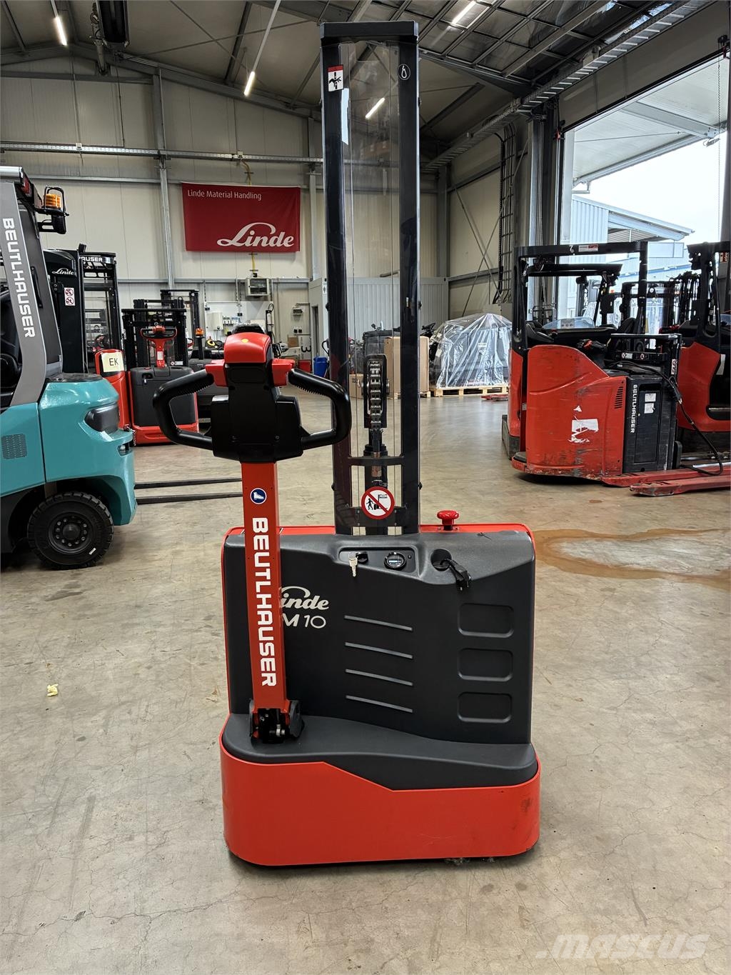 Linde MM10 Montacargas recogepedidos de baja altura