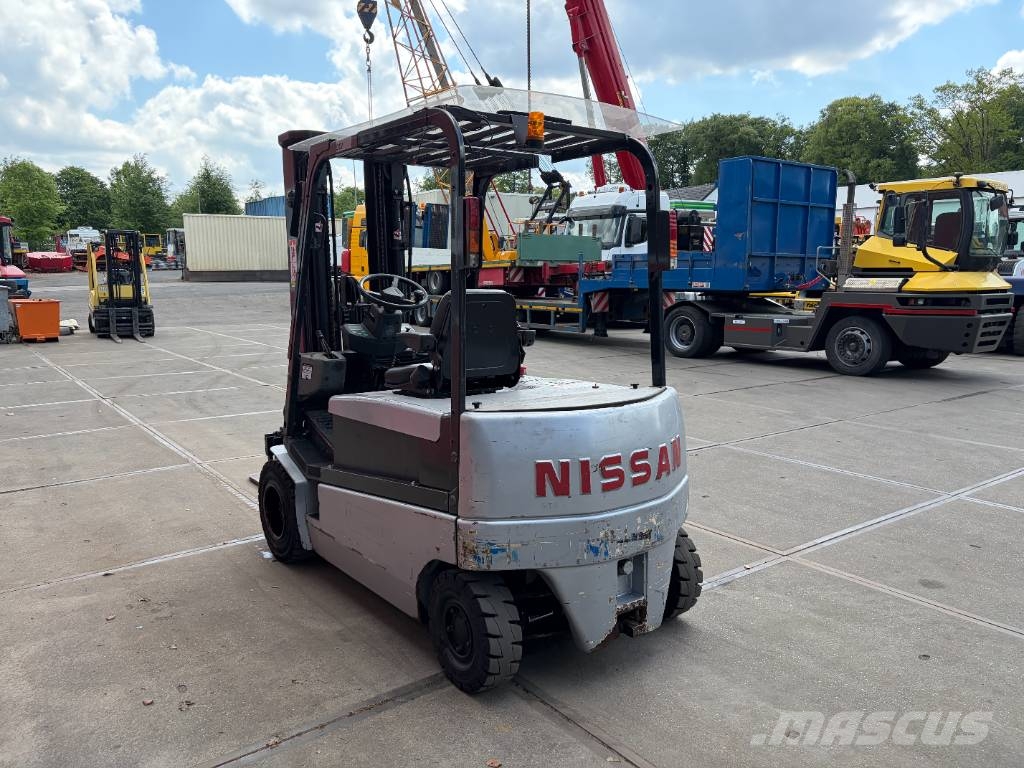 Nissan GQ02 L 30 CU Electric forklifts